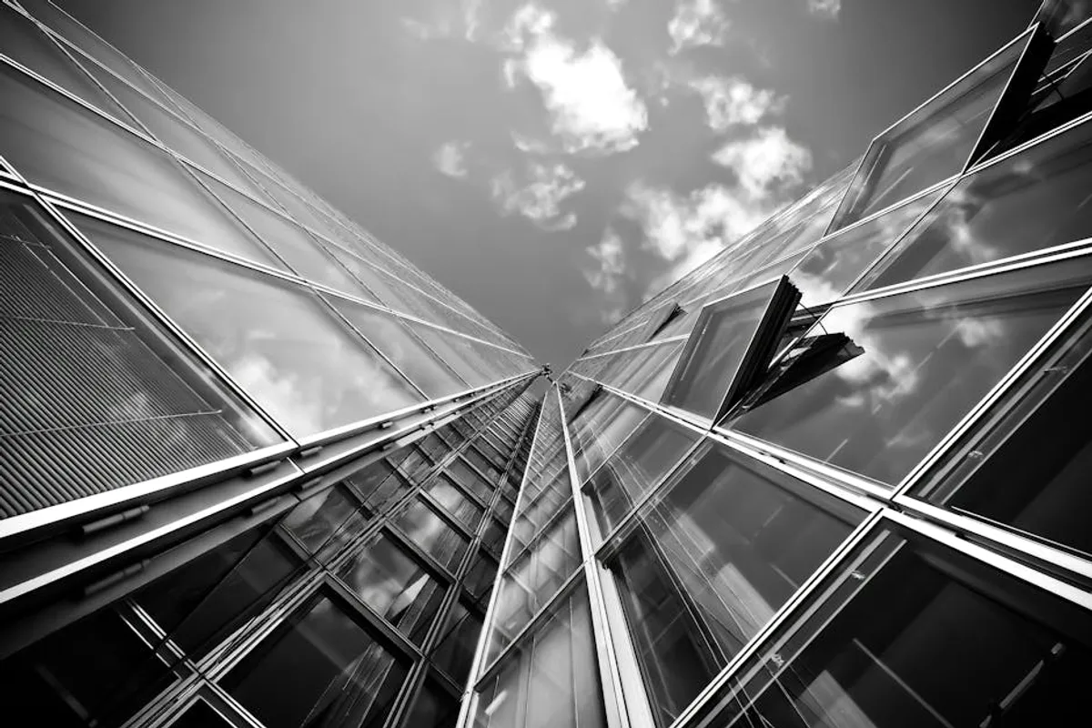 How structurespy.com Fits Into a Smarter Topic Cluster Strategy