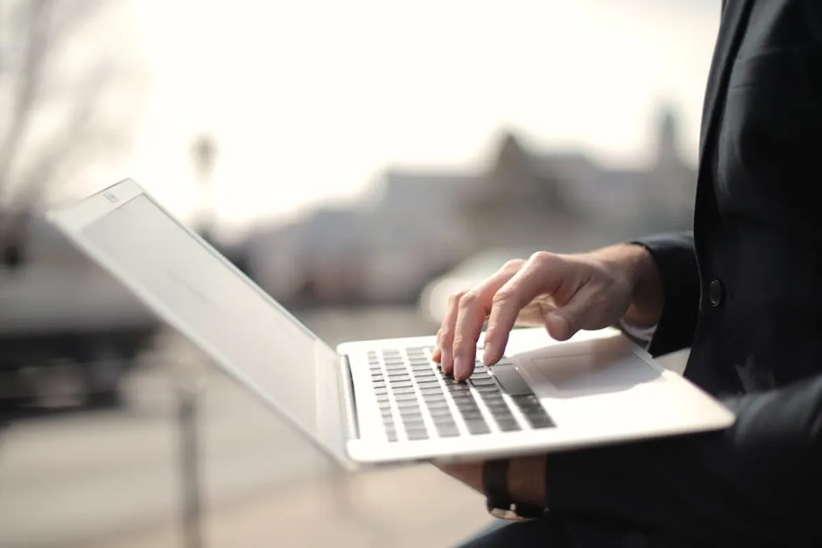 How to Build a Useful Article Around mollygram.com Without Sounding Generic